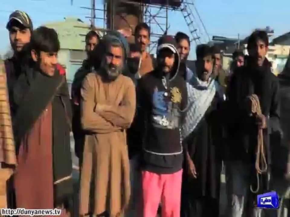 CM Punjab Shahbaz Sharif visits orange line train route without protocol