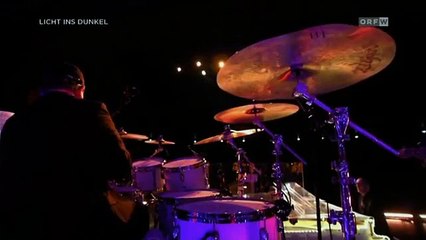 Conchita Wurst - Walk away - Hommage an Udo Jürgens 16.12.2015