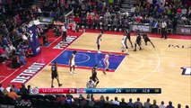 DeAndre Jordan Slams Home the Reverse Alley-Oop