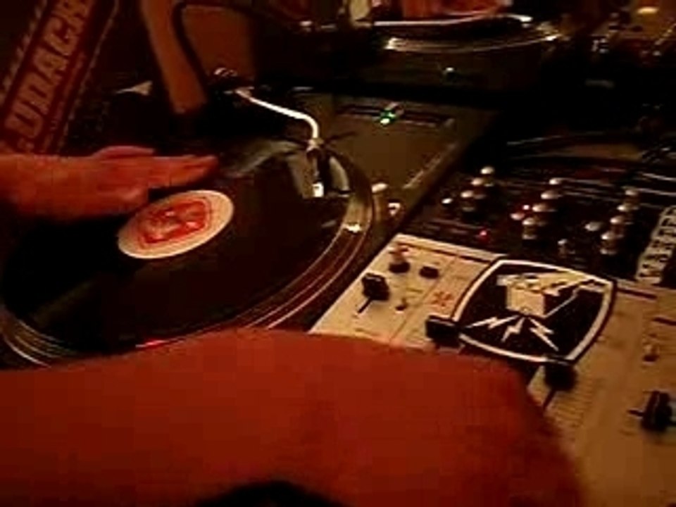 sweetchirp with atrak instru scratch session