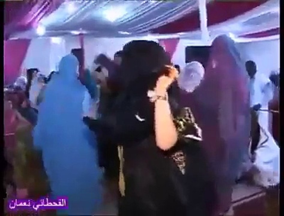 Arab girls dancing in the Arab festival - Mast Watch