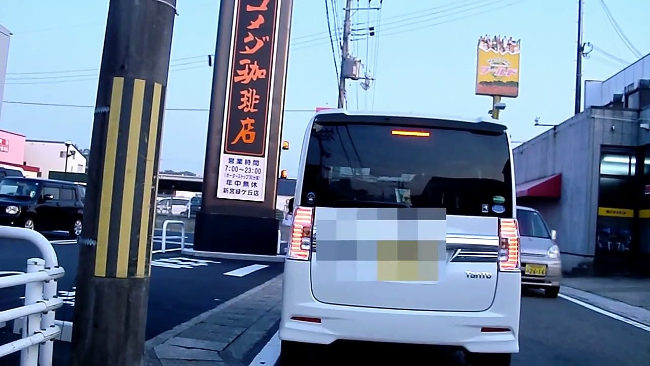 ドライブレコーダー！ランクル信号無視！！危険！事故の原因！