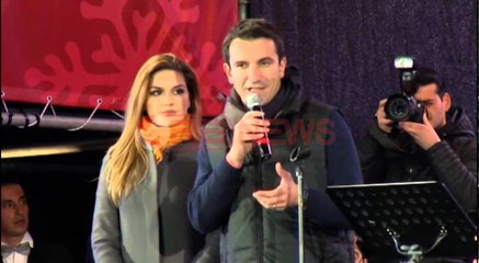 Скачать видео: Tirana pret Krishtlindjet me koncert festiv, Veliaj apelon për solidaritet- Ora News