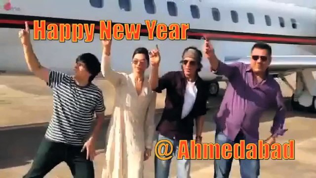 Team HNY at Ahmedabad! | Deepika Padukone, Shah Rukh Khan, Boman Irani, Vivaan Shah
