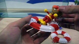 浮き輪で泳ごう アンパンマンとバイキンマンのプール開き アンパンマン子供のおもちゃ