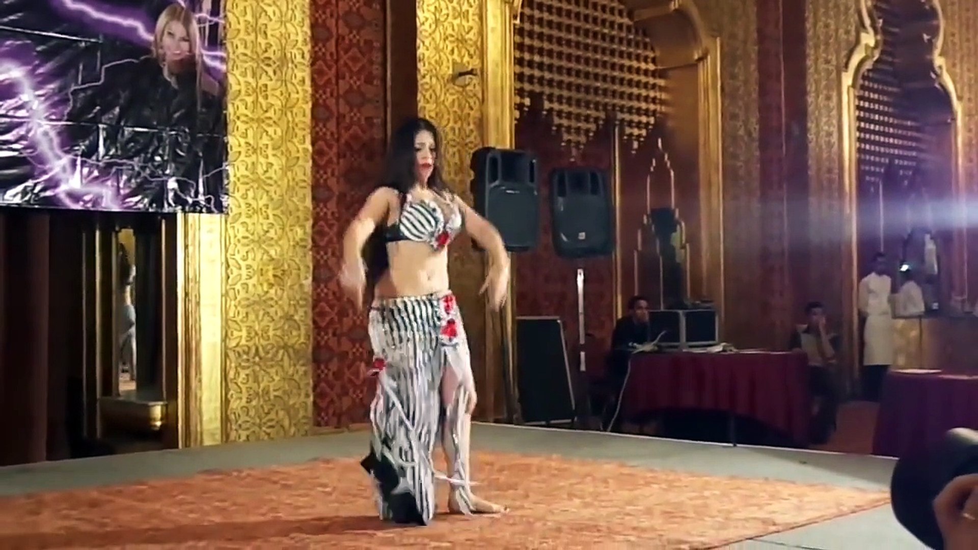 مش صافيناز .رقص شرقي مصري .Hot Belly Dance