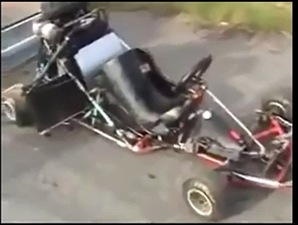 世界最速バイク隼のエンジン搭載ジェットスキーの破壊力！
