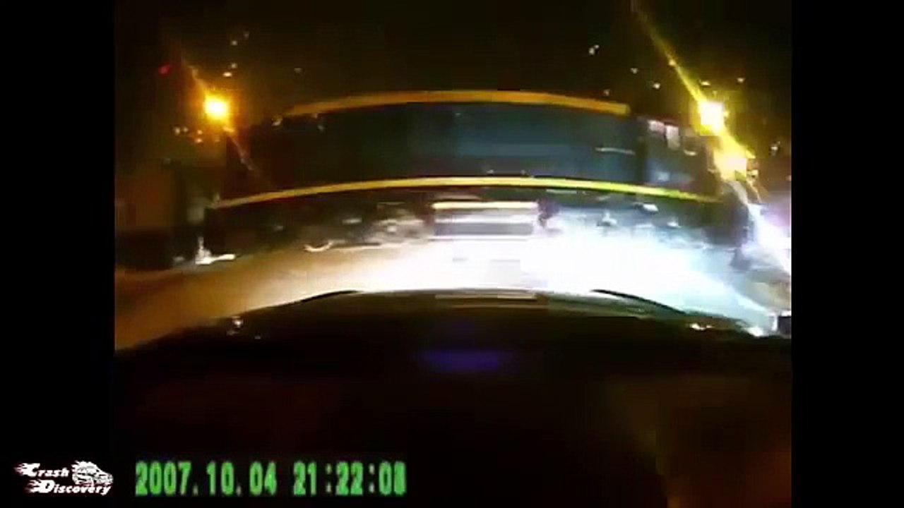 【海外衝撃事故映像】恐怖のオートバイ事故映像　バイククラッシュ動画まとめ | 5 + 18