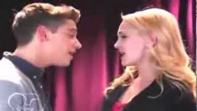 Violetta 2 - Ludmila imagina cantando com Federico Ti Credo - Capitulo 51
