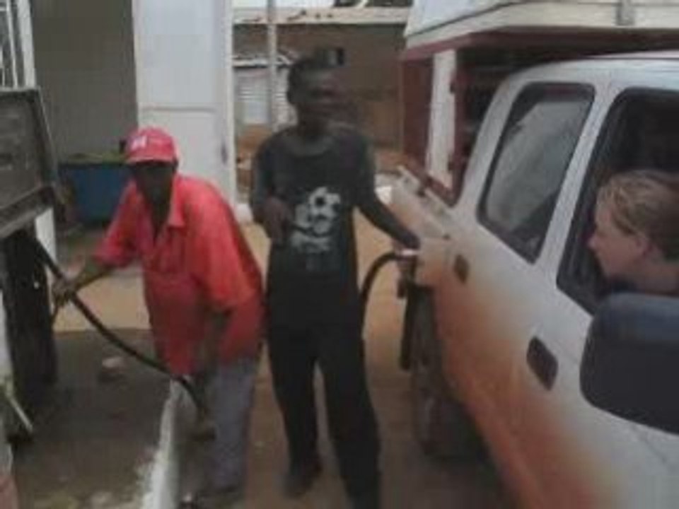 Mali station service de Mahina