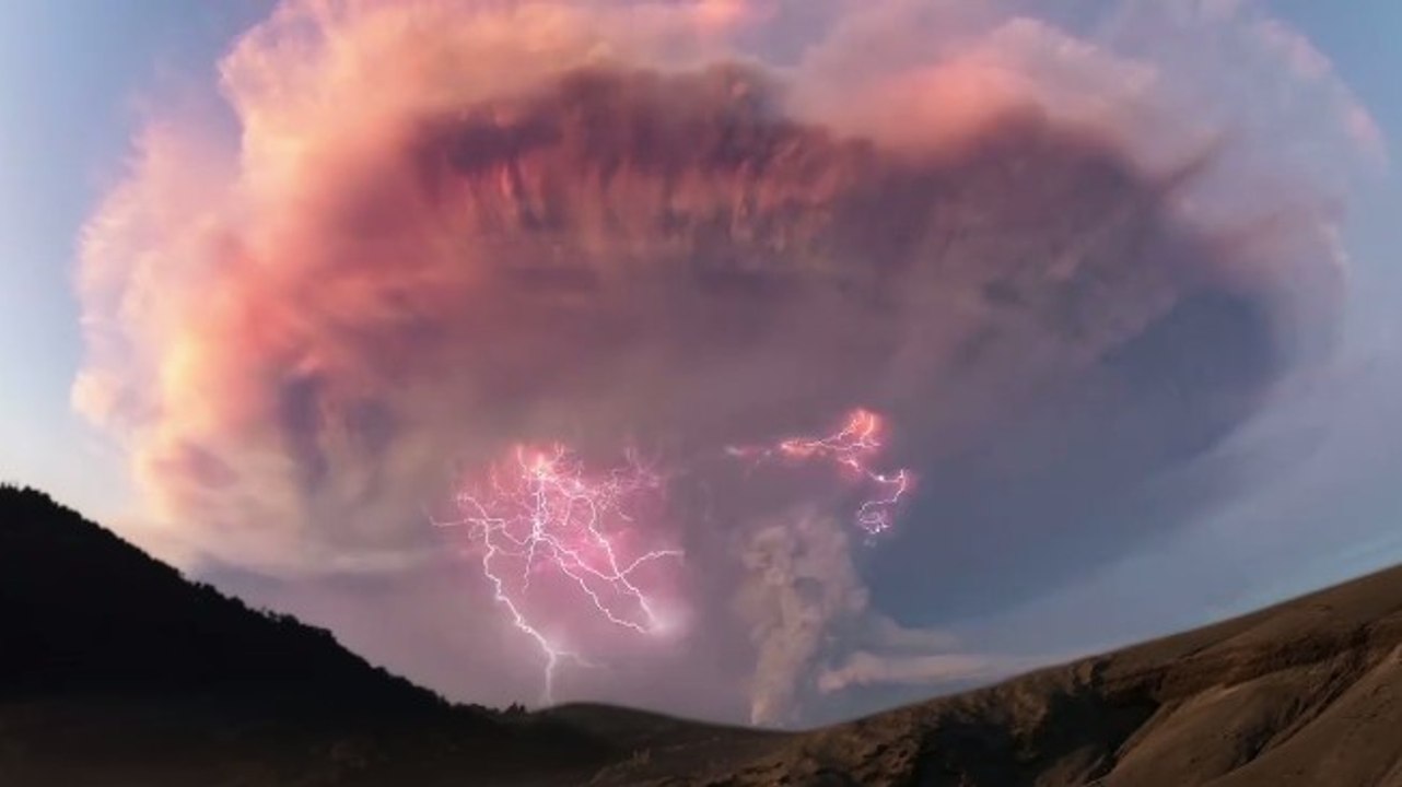 Orage volcanique