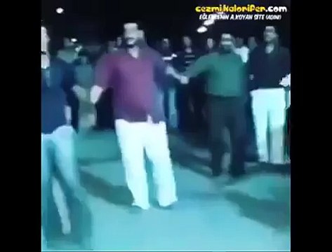 Hunharca halay çeken kız :))))