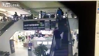 Thief jumps off escalator while trying to flee police_2