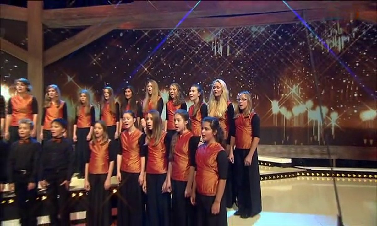 Stefanie Hertel & Kinderchor - Sind die Lichter angezündet 2014