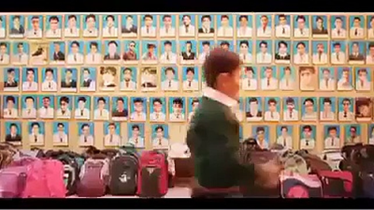 Mujhay Dushman Kay Bachon ko Parhana Hai - HD Video
