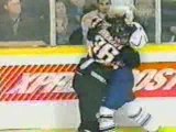 baston , bagarre fight entre hockeyeurs