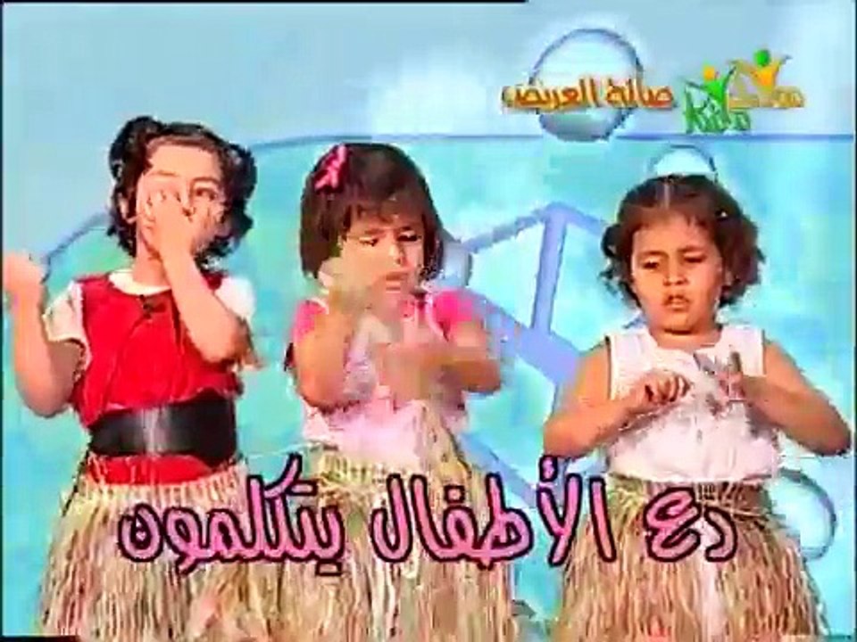 عراك بين ثلاث بنات غير شكل