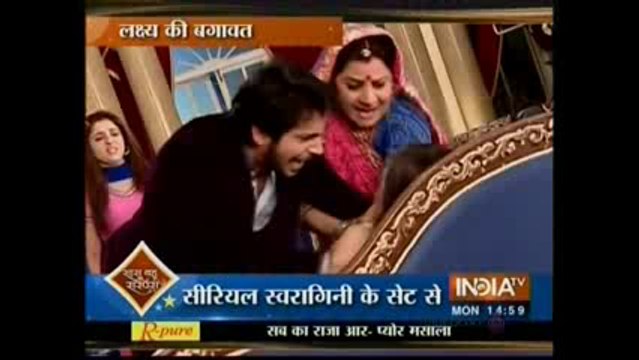 Laksh Ne KI Ragini Ko Gala Dabakar Maarne Ki Koshish 25th December 2015 Swaragini