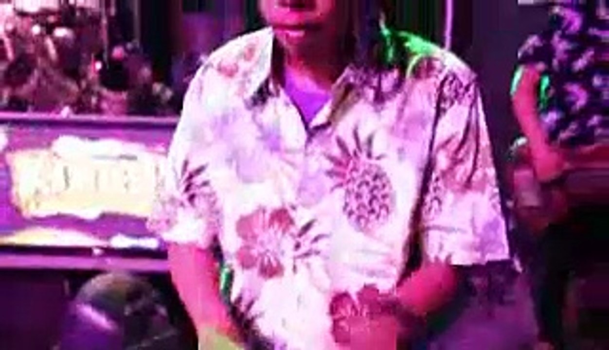 [HOT] Belahan Dada Semok Feta Fernanda Dangdut KONEG Jogja