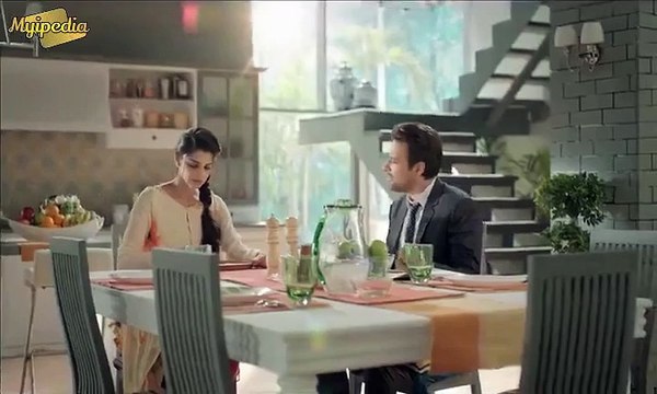 Meekal Zulfiqar & Sanam Saeed in Ufone Hisab Do TVC 2015