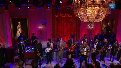 President Obama Sings _Sweet Home Chicago