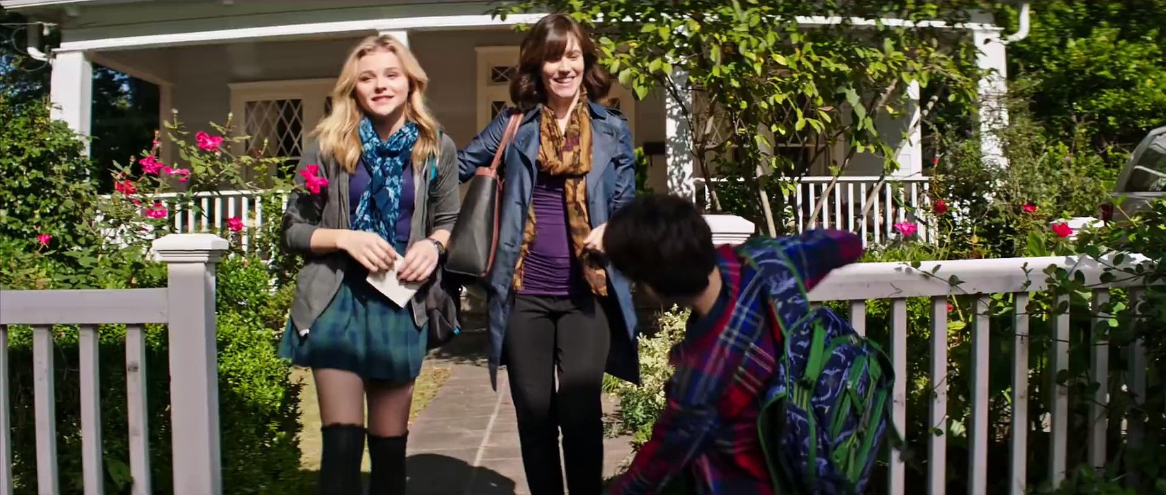 ---The 5th Wave - Official Trailer #1 (Chloe Grace Moretz -u0026 Nick Robinson) -