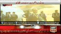 Indian PM Modi being greeted by PM Nawaz Sharif at Lahore Airport