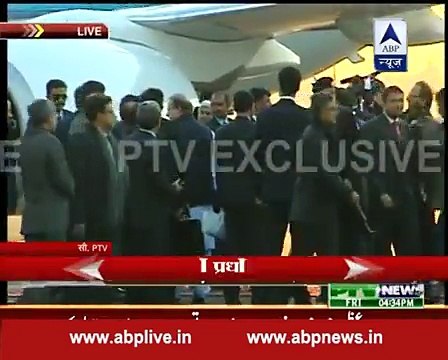 PM Modi arrives in Lahore, hugs PM Nawaz Sharif; leaves for Pak PM's house