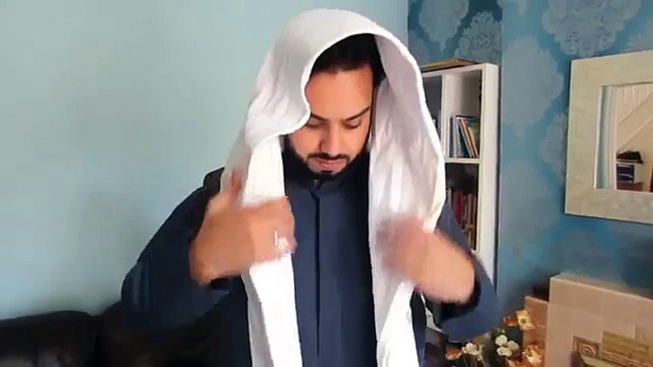 How To Tie Arabic Scarf Emirati Gulf Style Headgear, Shemagh. _ Tune.pk