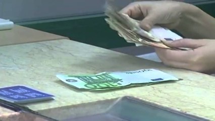 TREGU VALUTOR, BIE EURO DHE DOLLARI