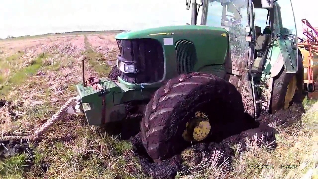 Tractors stuck in mud videos 2015 [4] video Dailymotion