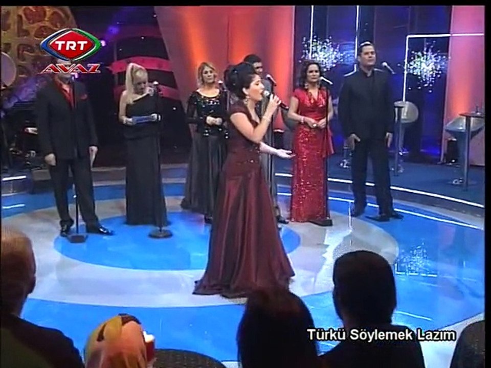 ELİF AVCI - İKİ DAĞLN ARASINDA KALMIŞAM