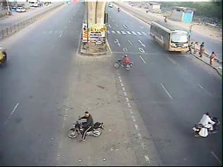 This Accident Occurred Today Morning At Garebhavipalya Junction -> Must Watch