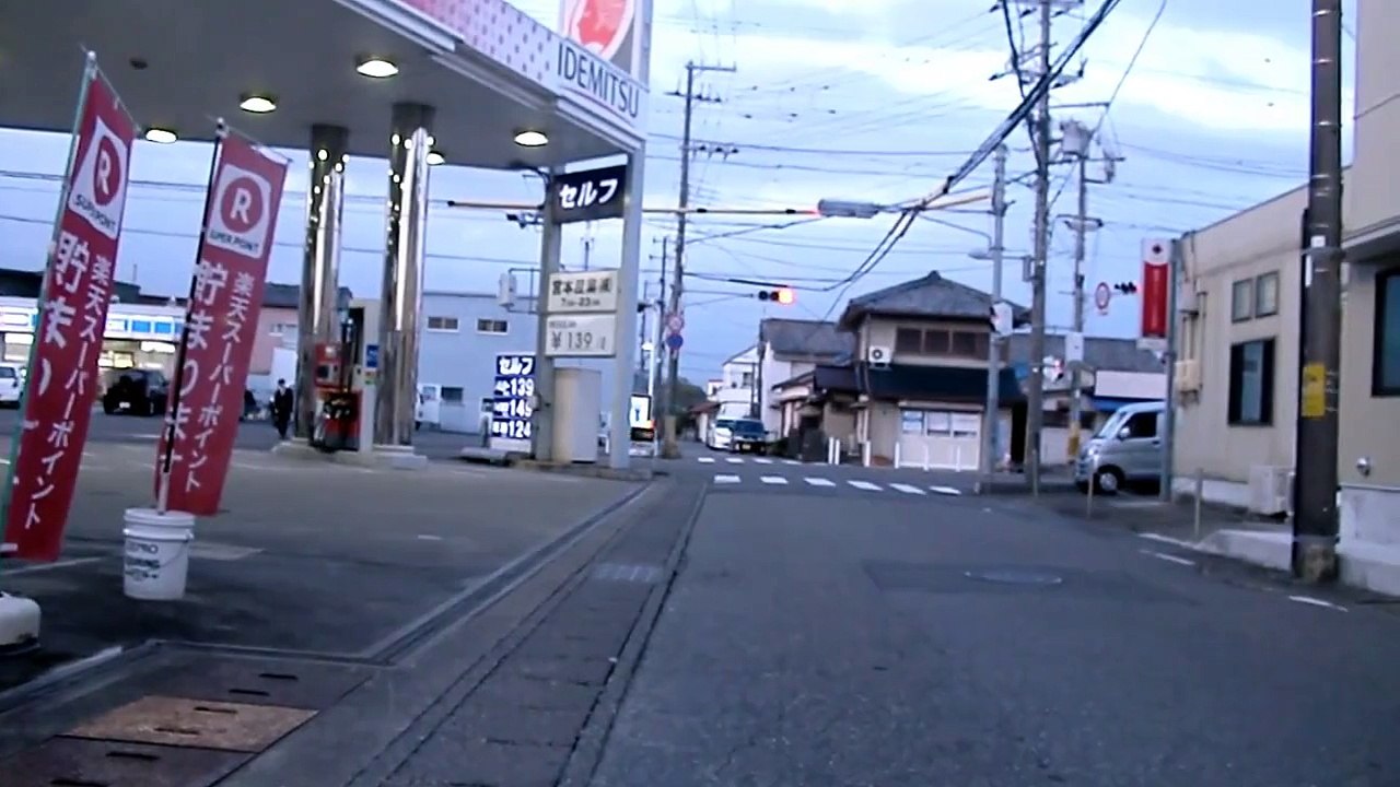 右折してきた原付と衝突事故　ドライブレコーダー 2013 (HD)