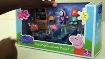 Peppa Pig Toy : Peppa Pig’s Classroom Playset with Madame Gazelle and Peppa Pig’s classroom Friends