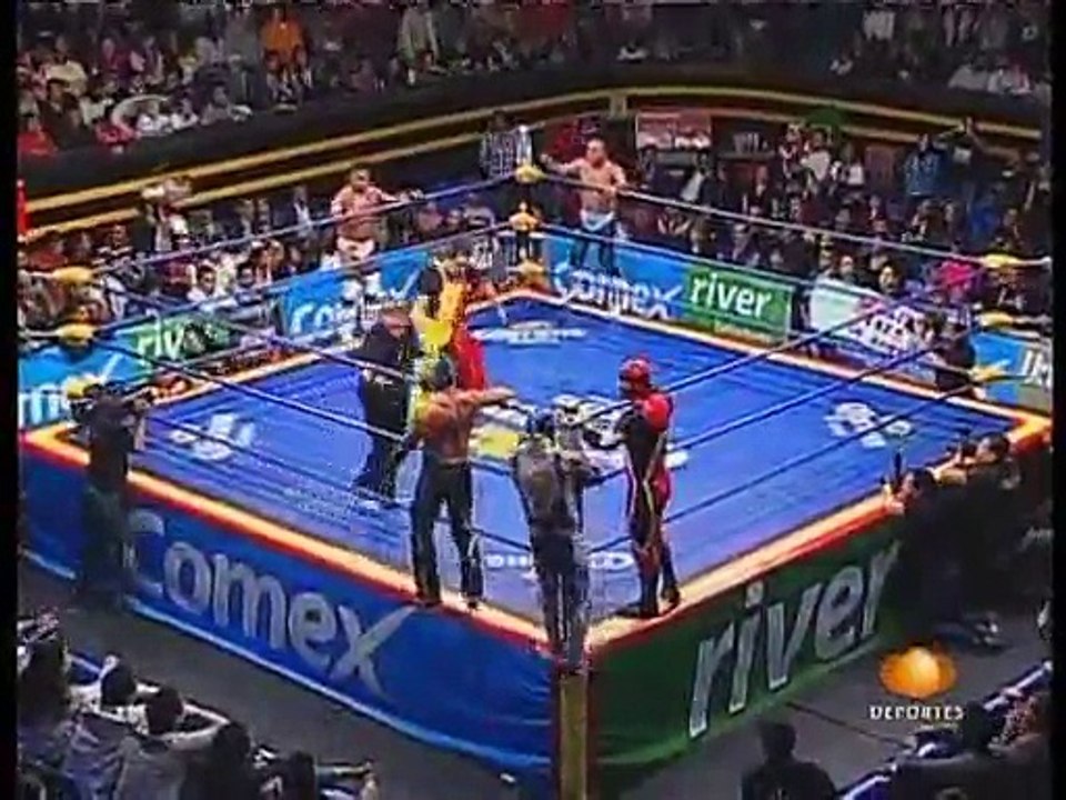 01 Aero Star, El Gato Eveready & Relampago vs. Cerebro Negro, Chico Che & Dr. Cerebro