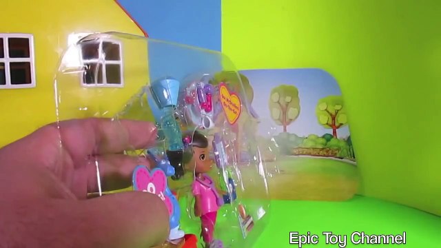 DOC MCSTUFFINS Disney Junior with Peppa Pig & Daniel Tiger Doc McStuffins On-The-Go Set