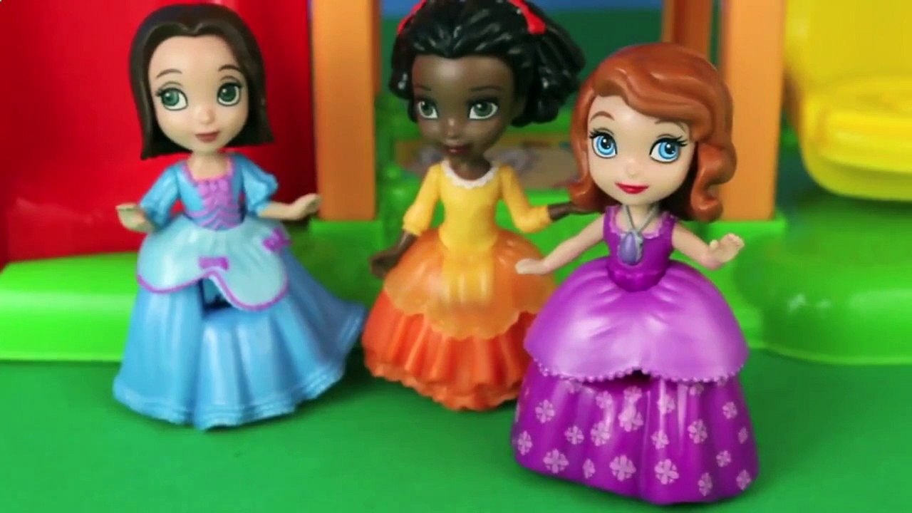 Sofia La Première Aire De Jeux ❤ Parc De Peu De Gens, Aire De Jeux Disney Princesse Sofia, Ambre,