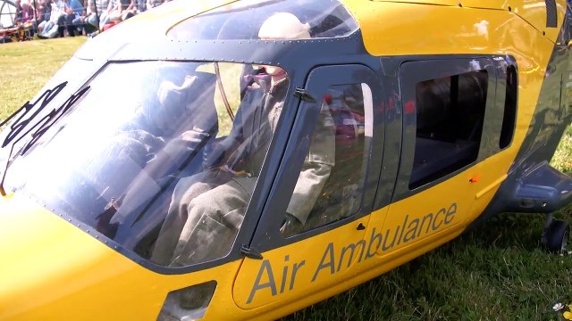 AGUSTA AW 109 BIG SCALE RC TURBINE MODEL HELICOPTER FLIGHT / Pöting Turbine Meeting 2015