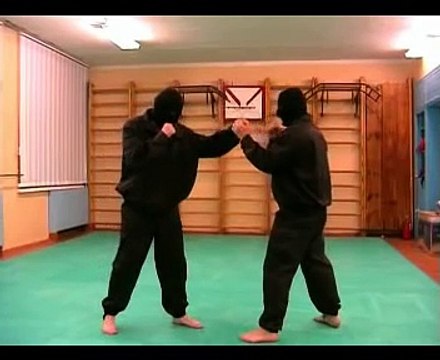 прихват руки. Нестандартные приёмы рукопашного боя.