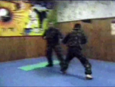 Рукопашный бой в замедленной сьемке.,self-defense, самозащита, борьба.