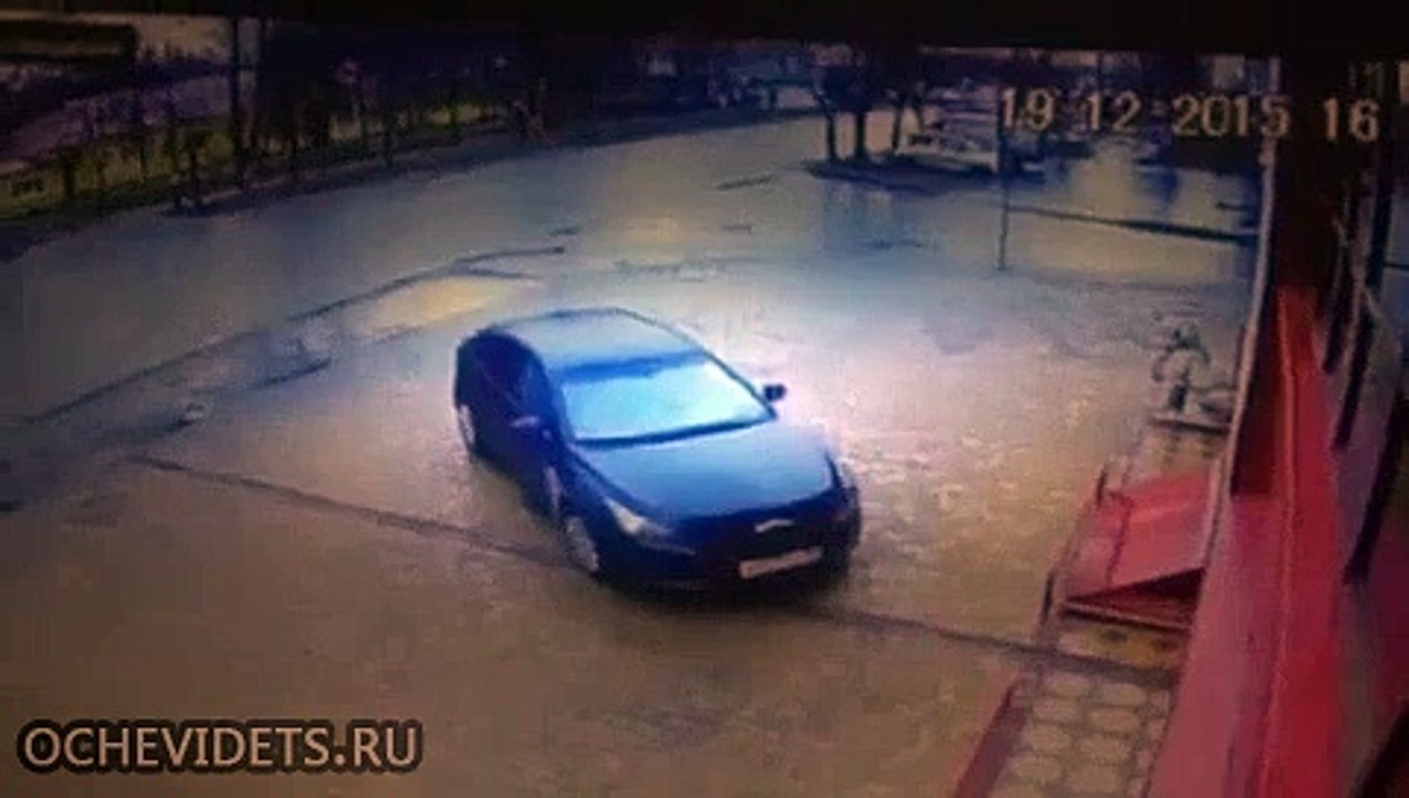 В Брянске страшный полет "Опеля" сняли на видео
