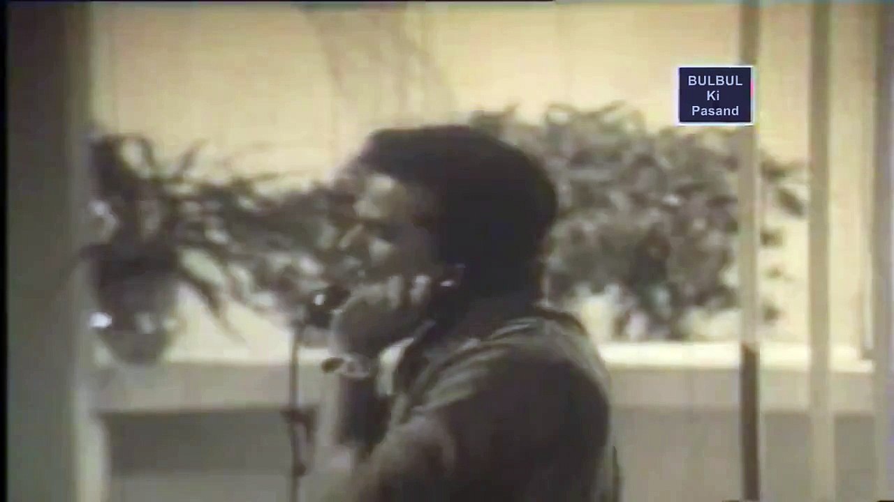 Ainate Oi Mukh Dekhbe Jokhon - (BULBUL Ki Pasand)