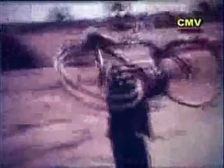 Chumki Choleche Eka Pothe