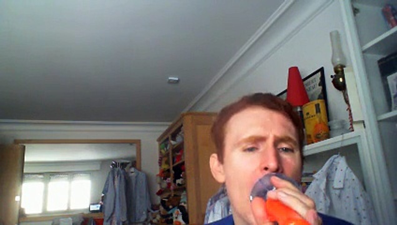 Wiwi égratigne "répondez moi" de Louis Chédid