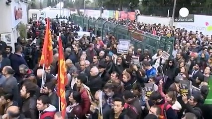 Can Dündar ve Erdem Güle destek protestoları