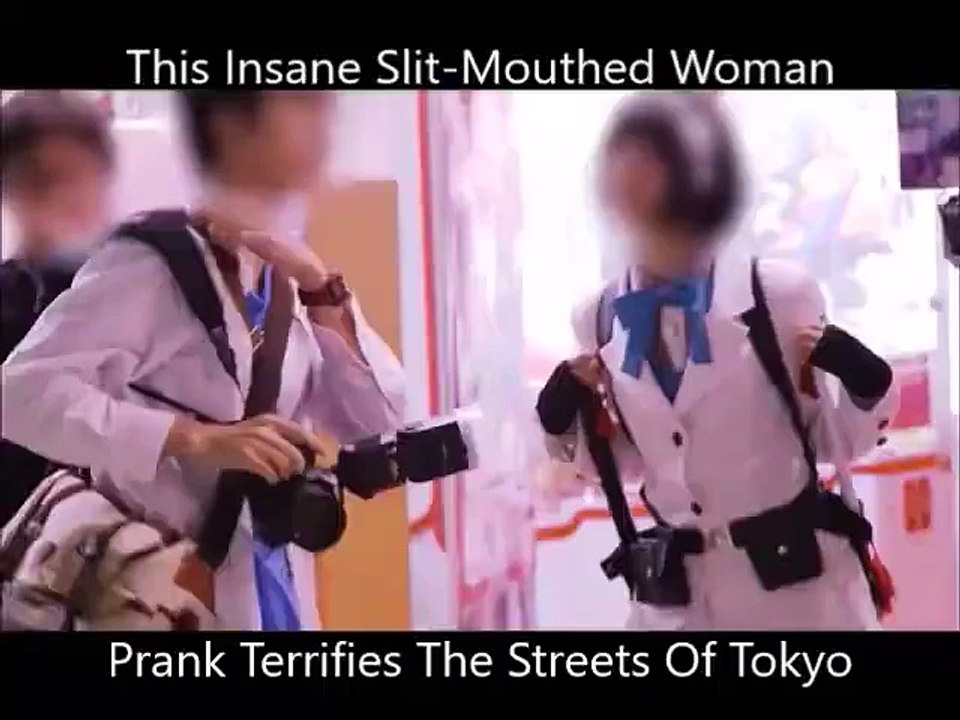 Caméra cachée terrifiante - Une femme cauchemardesque piège les passant au japon