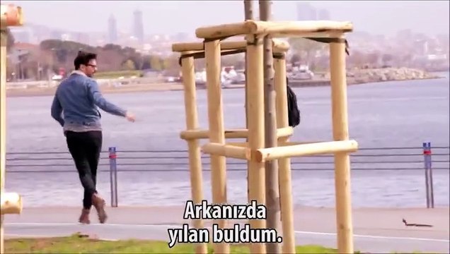 Petite blague avec un serpent... Comment faire flipper les passants