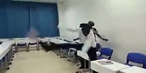 Ders Boş Olunca Amir Boş Dururmu