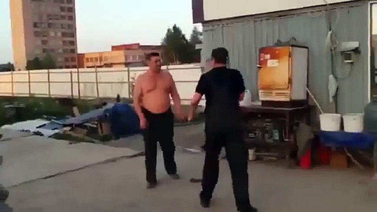 Прикол ! Поединок двух пьяных бойцов